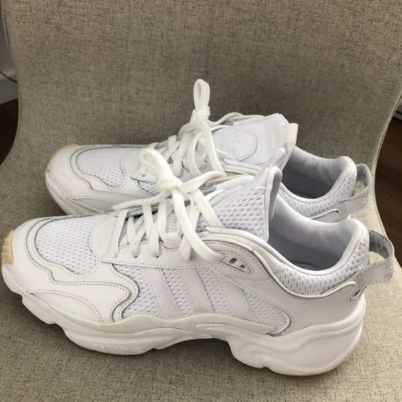 ADIDAS ORIGINALS WOMENS MAGMUR RUNNERS - Picture 5 of 7